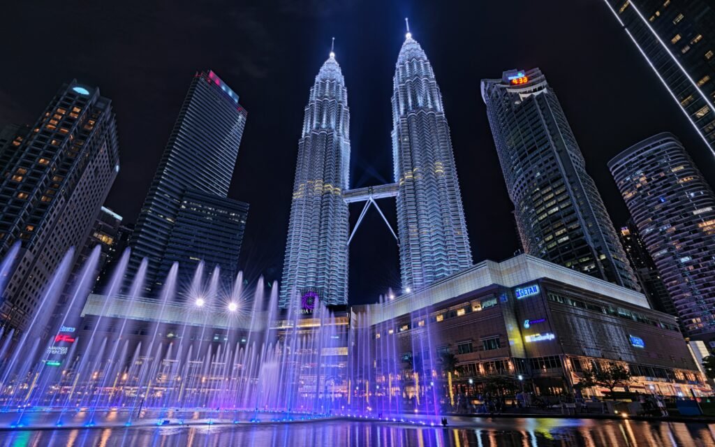 attraction in kl, kuala lumpur best places to visit, petronas twin tower, klcc, visit klcc, visit kuala lumpur, travel, malaysia, travel kuala lumpur