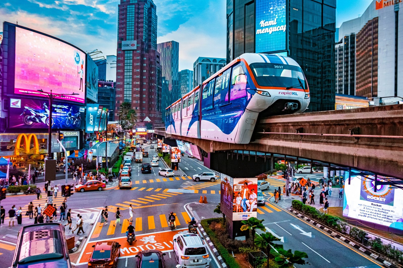 bus in kl, train in kl, transport in kl, transport in malaysia, local transport in kl, public transport in kl,